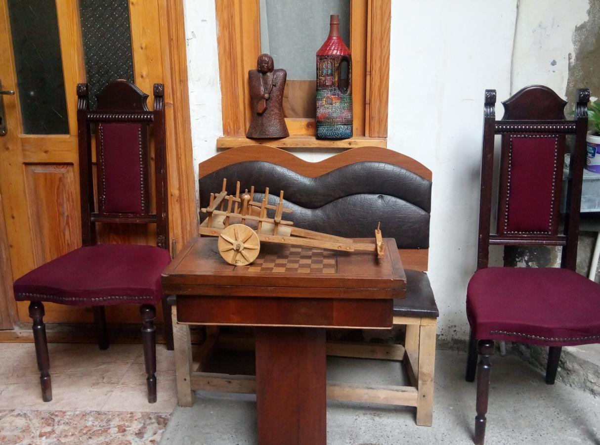 Jeki'S Apartment In Old Tbilisi ภายนอก รูปภาพ