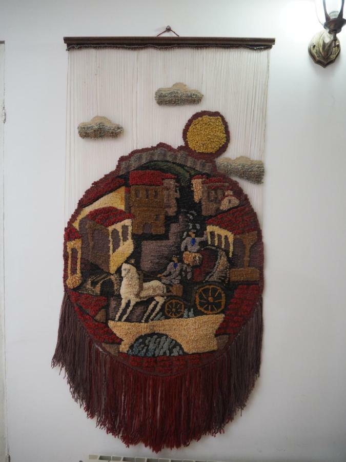 Jeki'S Apartment In Old Tbilisi ภายนอก รูปภาพ