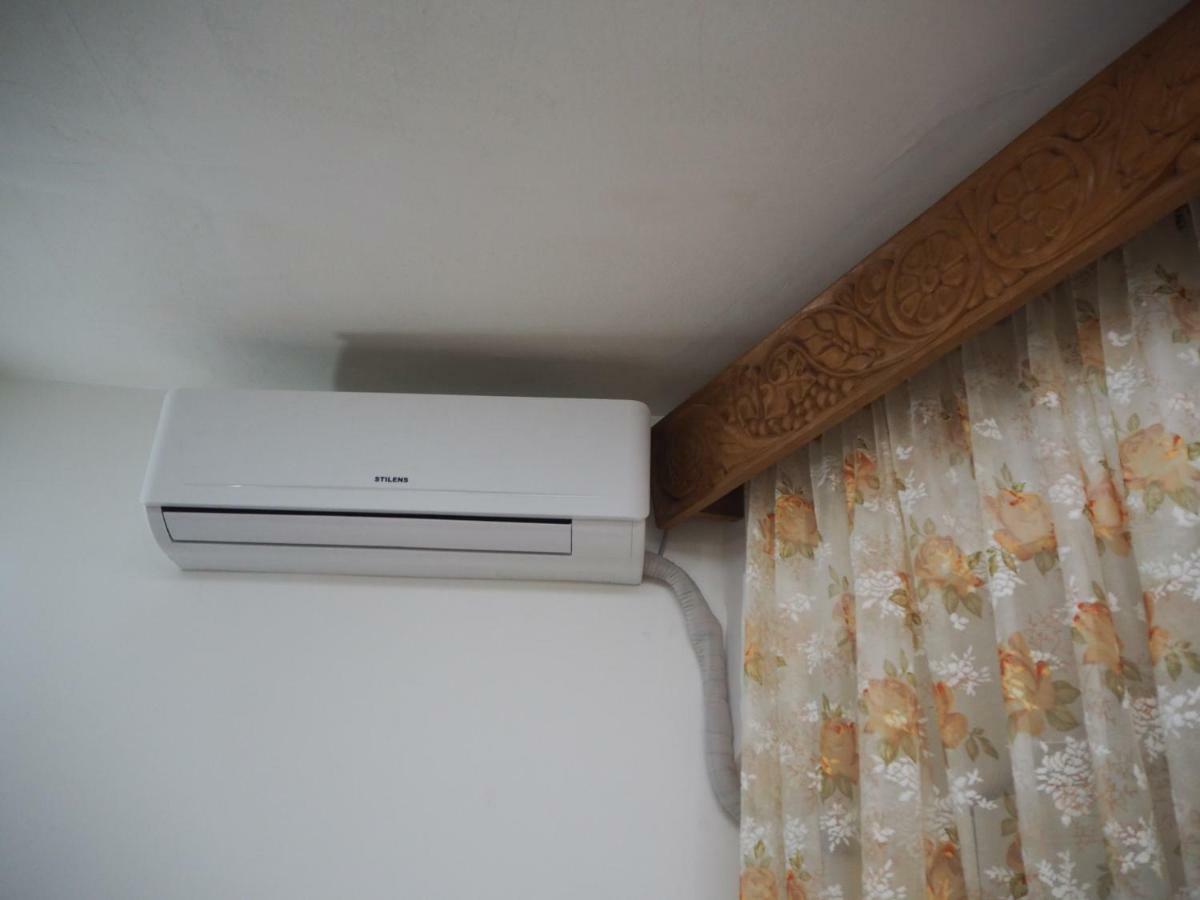 Jeki'S Apartment In Old Tbilisi ภายนอก รูปภาพ